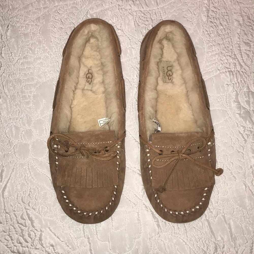 NWOT UGG Slippers! Super soft and warm! Size: 9